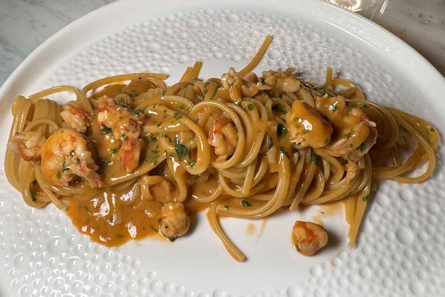 Come scegliere mazzancolle freschissime e fare linguine cremose