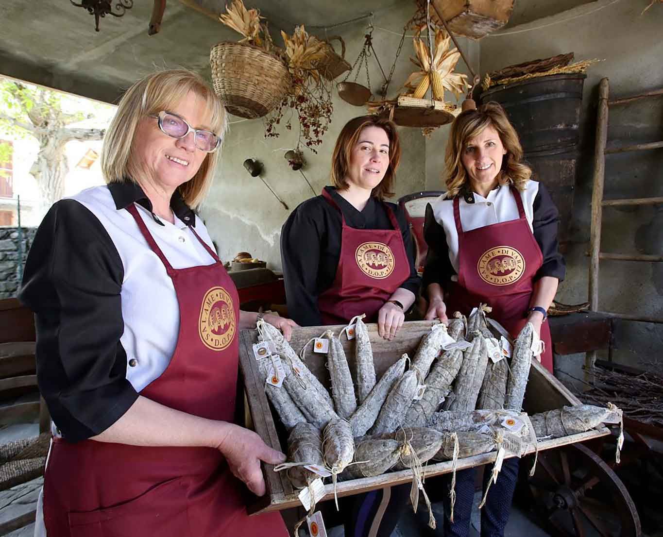 A Varzi per il salame e il ristorante Buscone. E la torta di mandorle