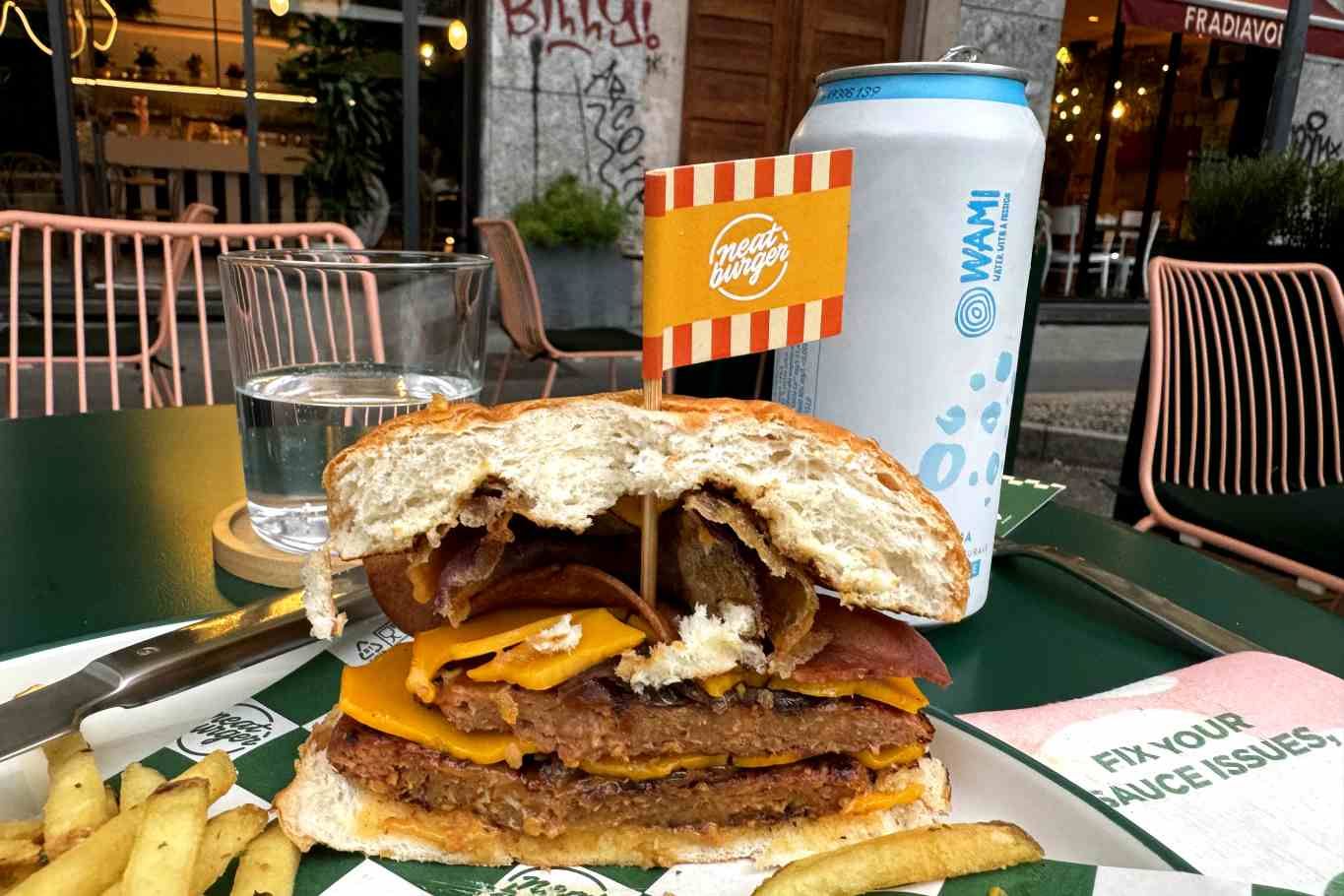 Com’è il burger vegano di Neat Burger a Milano in Porta Venezia