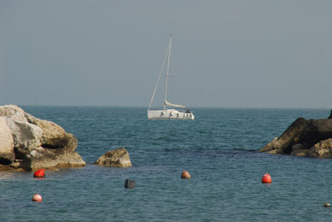 _vicolo-santa-lucia-mare-di-fronte-Carducci-76