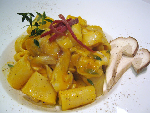 La ricetta di Halloween. Paccheri “Campotti” con zucca e porcini