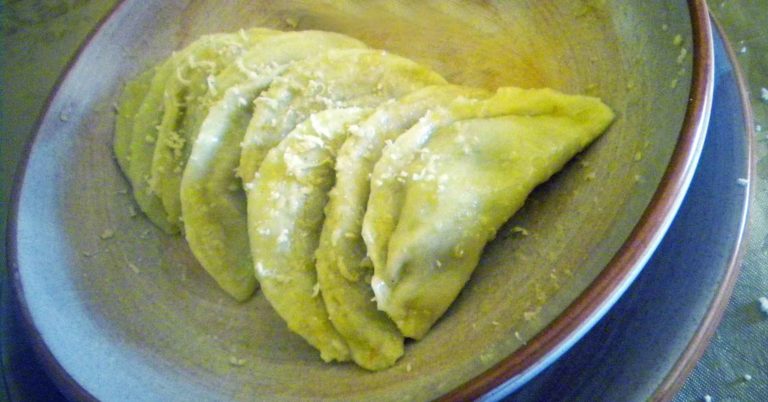 Tortelli di zucca. Ricetta in due versioni con burro e salvia o gratinati