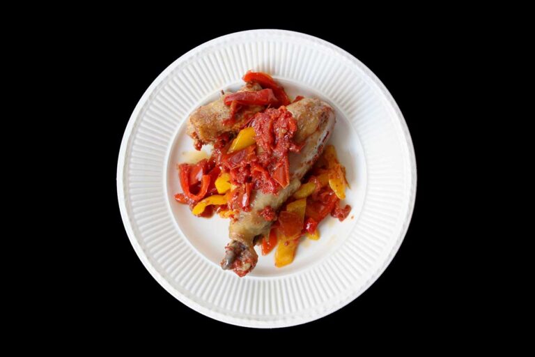 Pollo con i peperoni: stupitevi con la video ricetta originale