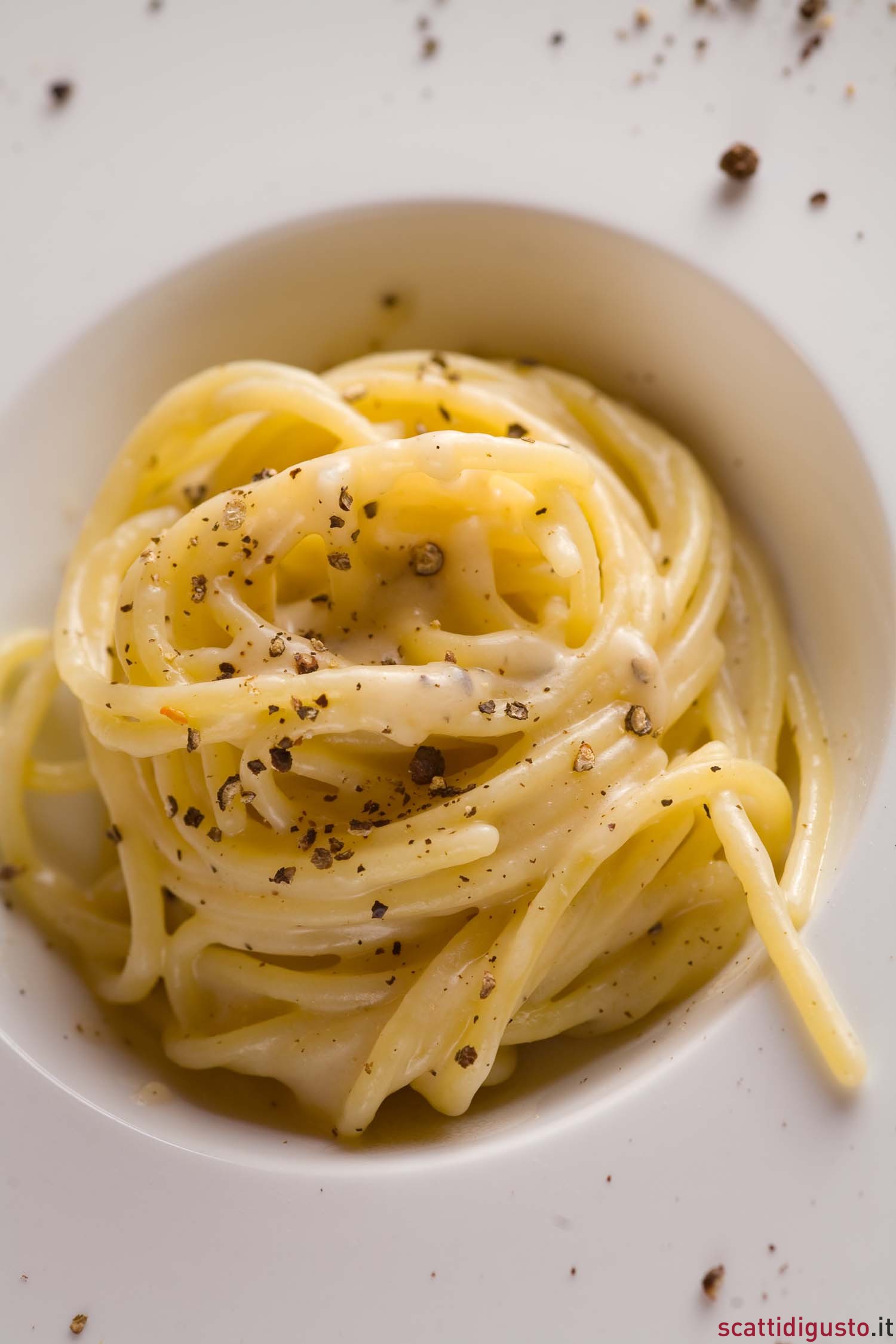 La ricetta della cacio e pepe mantecata alla perfezione