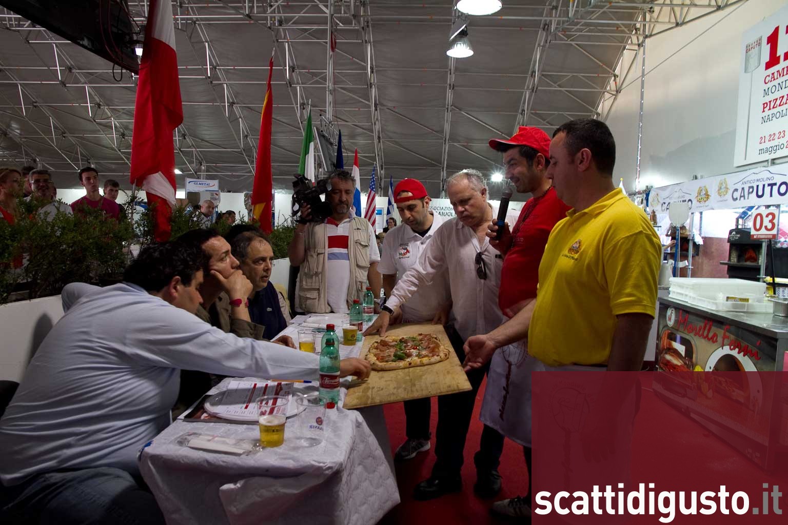 Festa a Vico 2012. Gennaro Esposito presenta il programma pizza