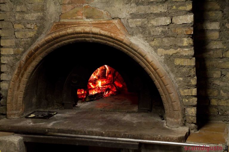 Report. La puntata sulla pizza non è un attacco (solo) a Napoli