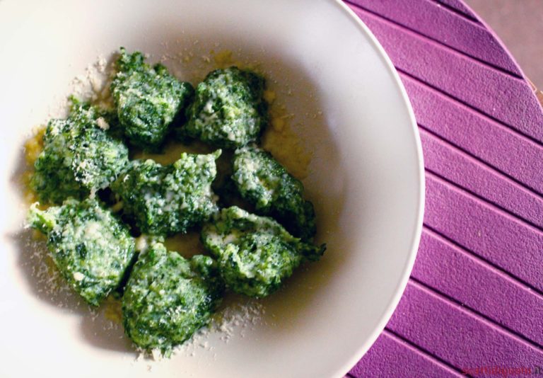 Gnocchi rustici agli spinaci. Ricetta facile e verde per studenti