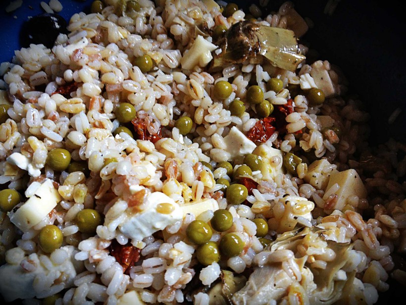 La ricetta più facile dell'insalata di riso, orzo e farro