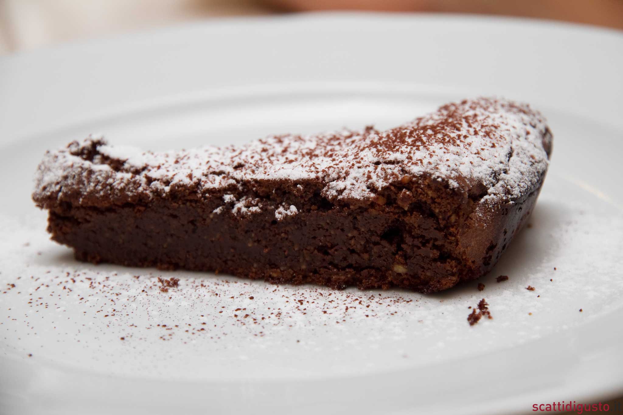 Caprese, la ricetta tradizionale del dolce tipico napoletano al cioccolato