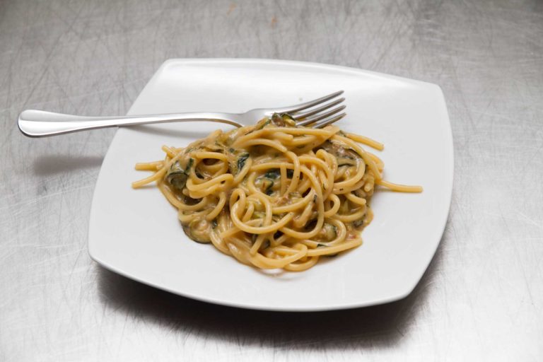 Pasta alle zucchine e pastiera: anticipi di Pasqua alla Taverna del Capitano