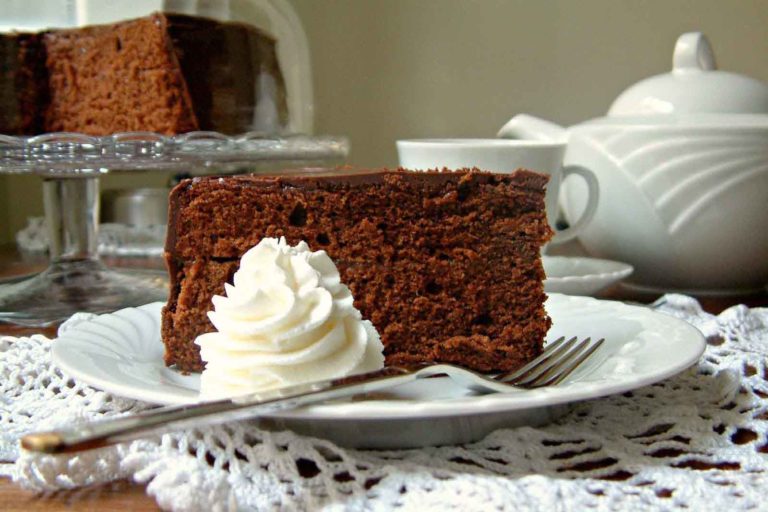 Anteprime. Il film Il Pasticciere pretesto per la ricetta della Sacher torte secondo Pierre Hermé