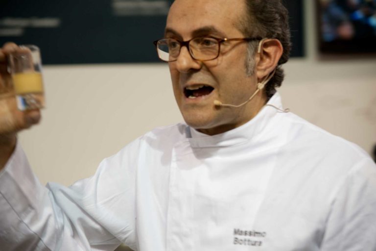 Massimo Bottura appoggia i ristoranti chiusi a Bologna e punta l&#8217;indice sugli stage