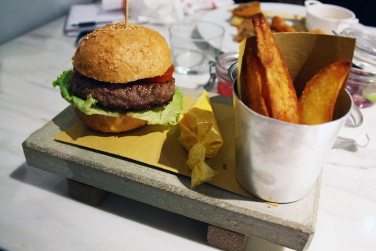 Hamburger, gnocco fritto e foie gras al Flambar Bistrot di Castelfranco Emilia