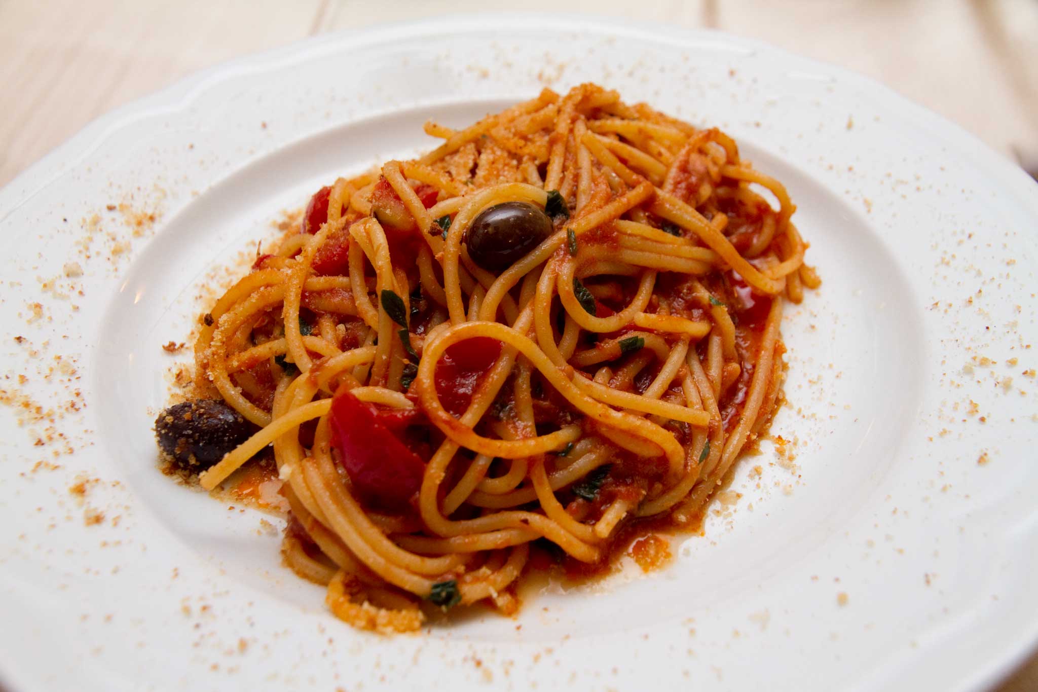 La ricetta perfetta dello chef: spaghetti con alici di menaica di Acciaroli