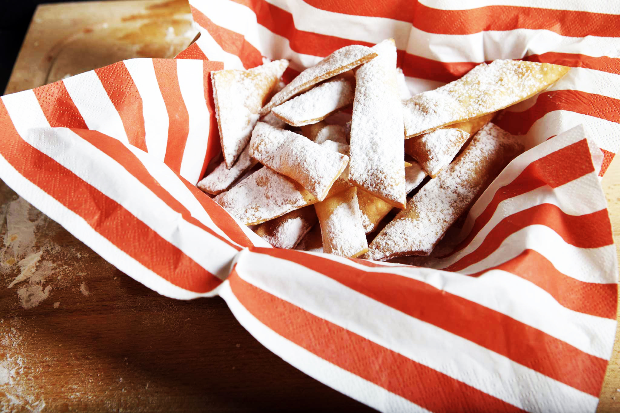 Chiacchiere di carnevale. La ricetta perfetta di Sal De Riso