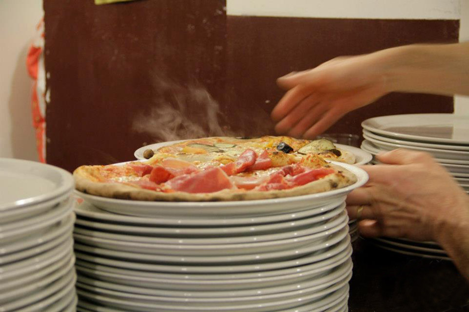 Pizza a Milano. Ora puoi pagarla 5 € in Bitcoin da Sticaus