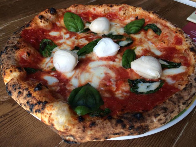 pizza margherita bufala