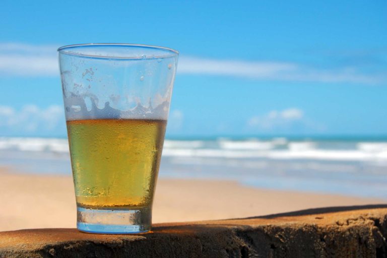 Da spiaggia o da rimorchio, 10 birre per 10 ore della giornata in estate