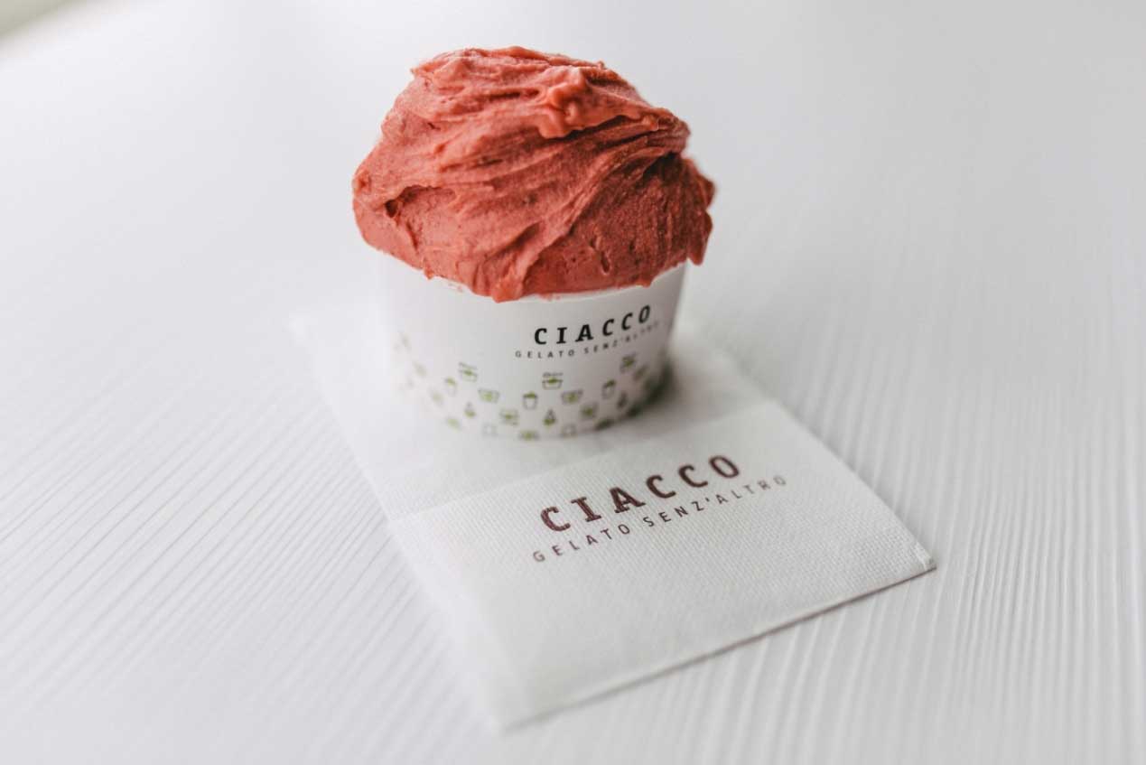 Milano. Apre la gelateria Ciacco con gelato vegan e sorbetti cremosi