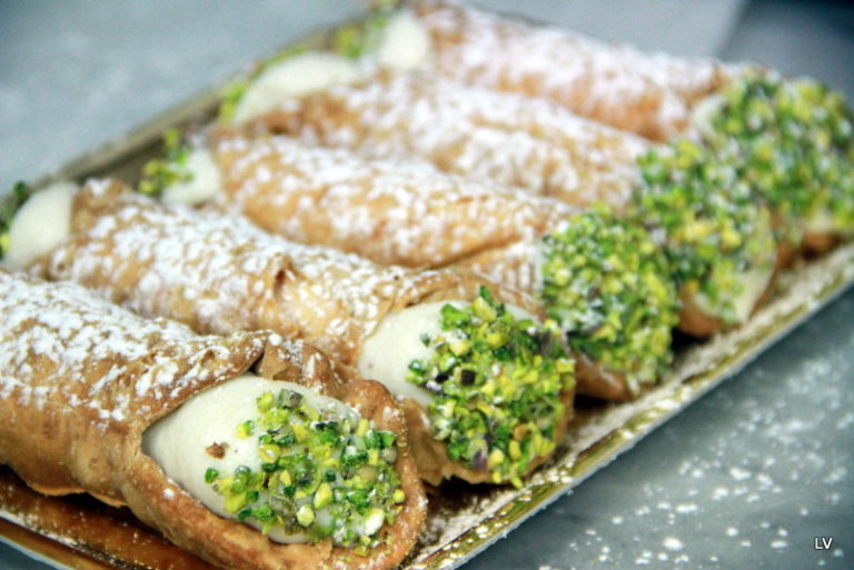 30 cannoli siciliani perfetti per un tentativo di classifica definitiva