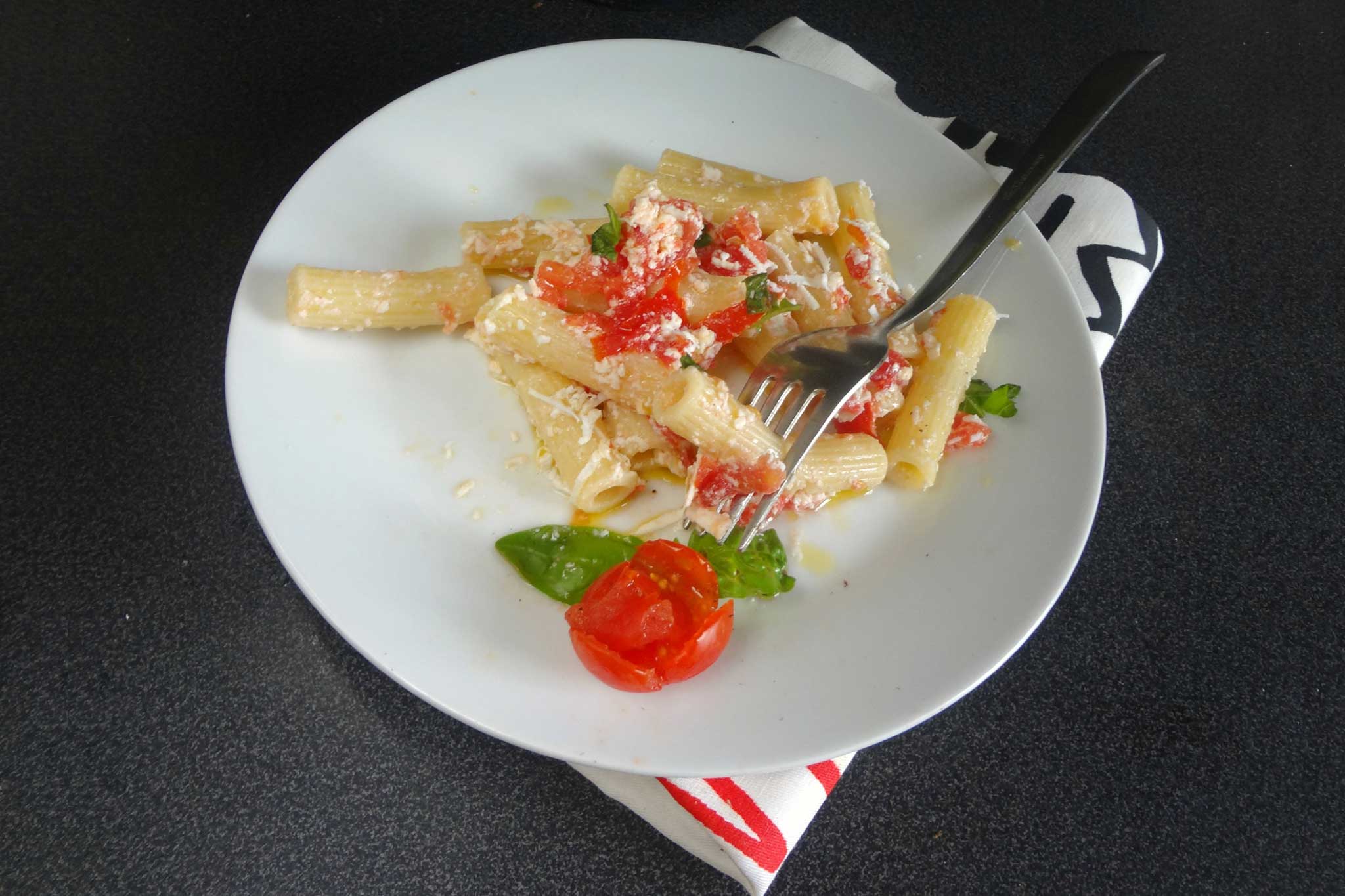 Crudaiola barese, cioè la ricetta perfetta della pasta fredda