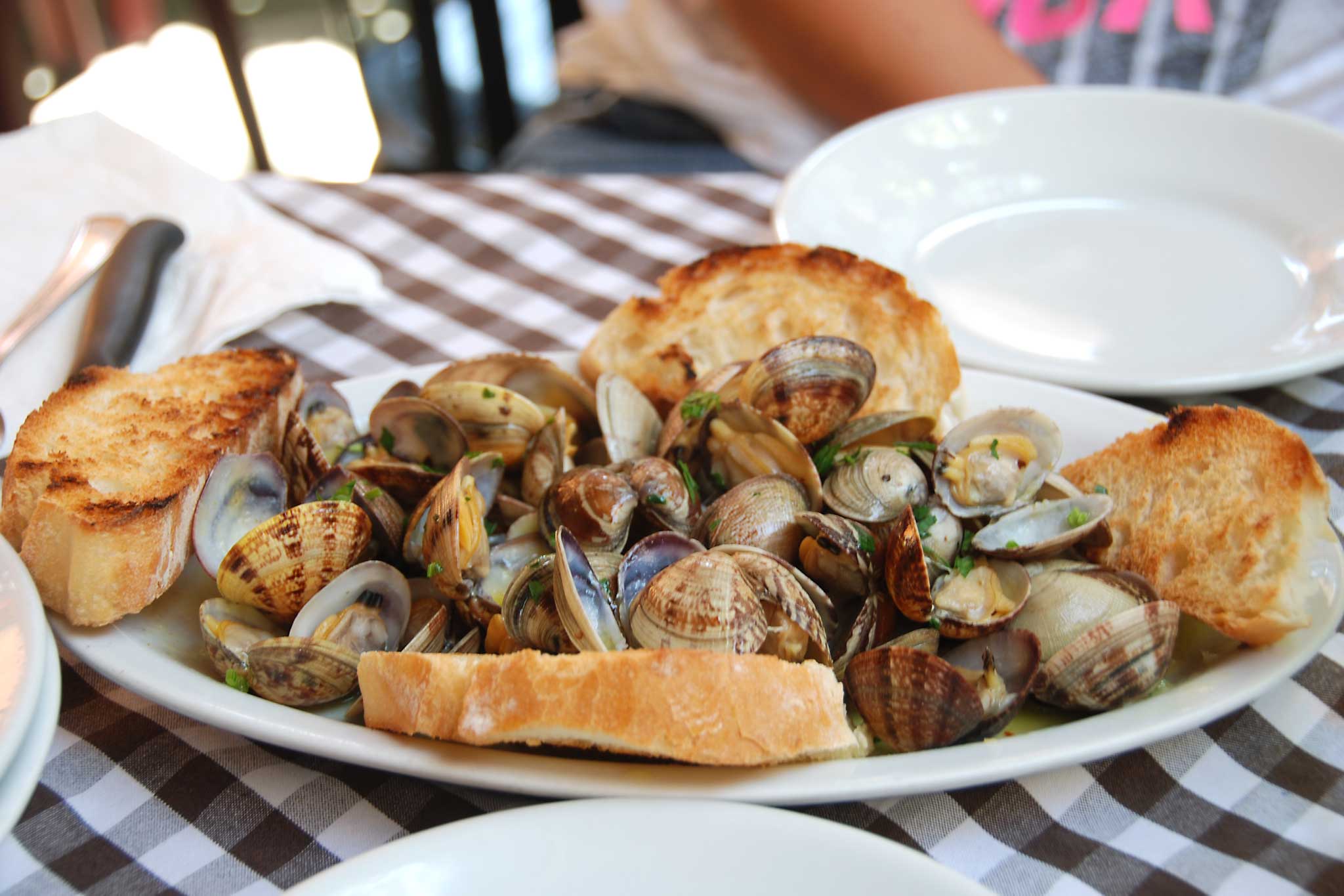 sautè di vongole al ristorante Eughenes in costiera sorrentina