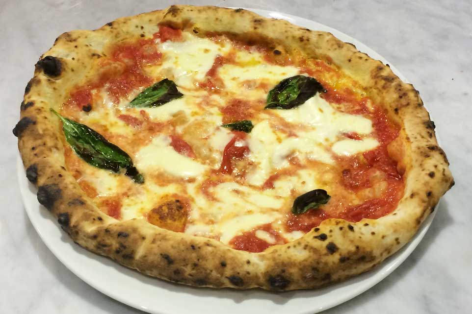 Milano. Sorbilleide o la pizza napoletana dopo le bruciature di Report