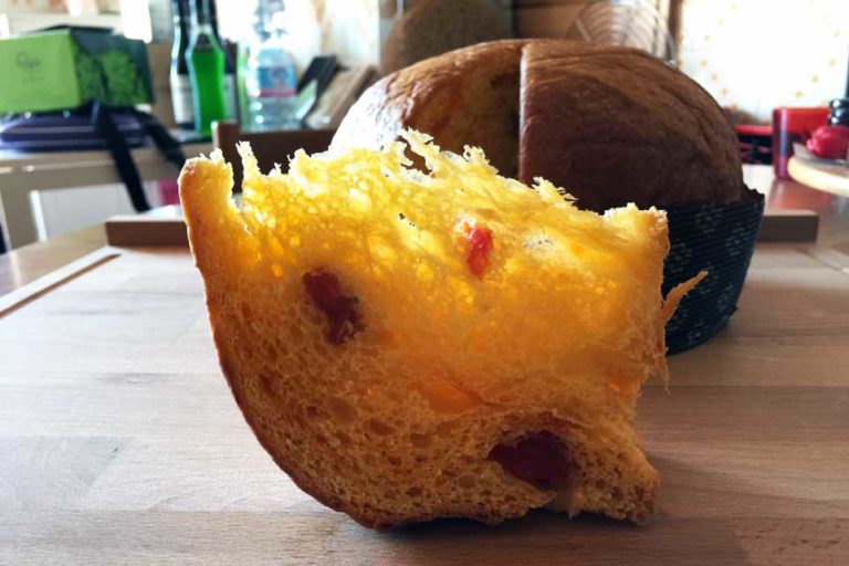 Alfonso Pepe centra un perfetto panettone con pomodorini