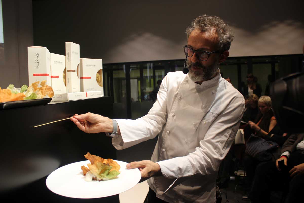 La lasagna come suona? Ce lo racconta Massimo Bottura in un video