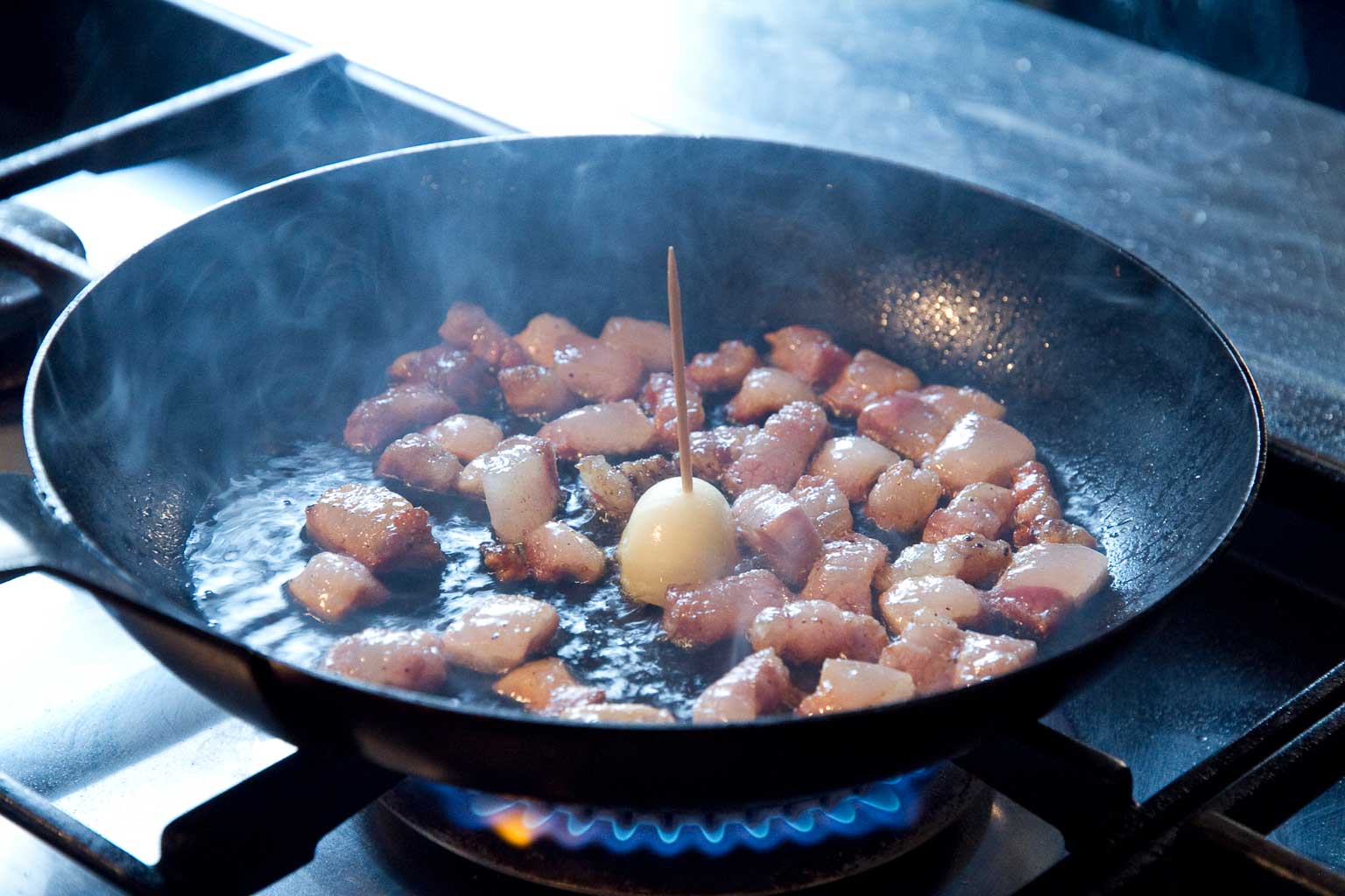 Gricia, ricetta perfetta con la cipolla anche se lo dice Cracco