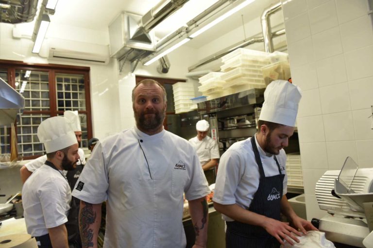 Le foto del nuovo Pizzarium di Gabriele Bonci che cambia nome in Pizza Rustica