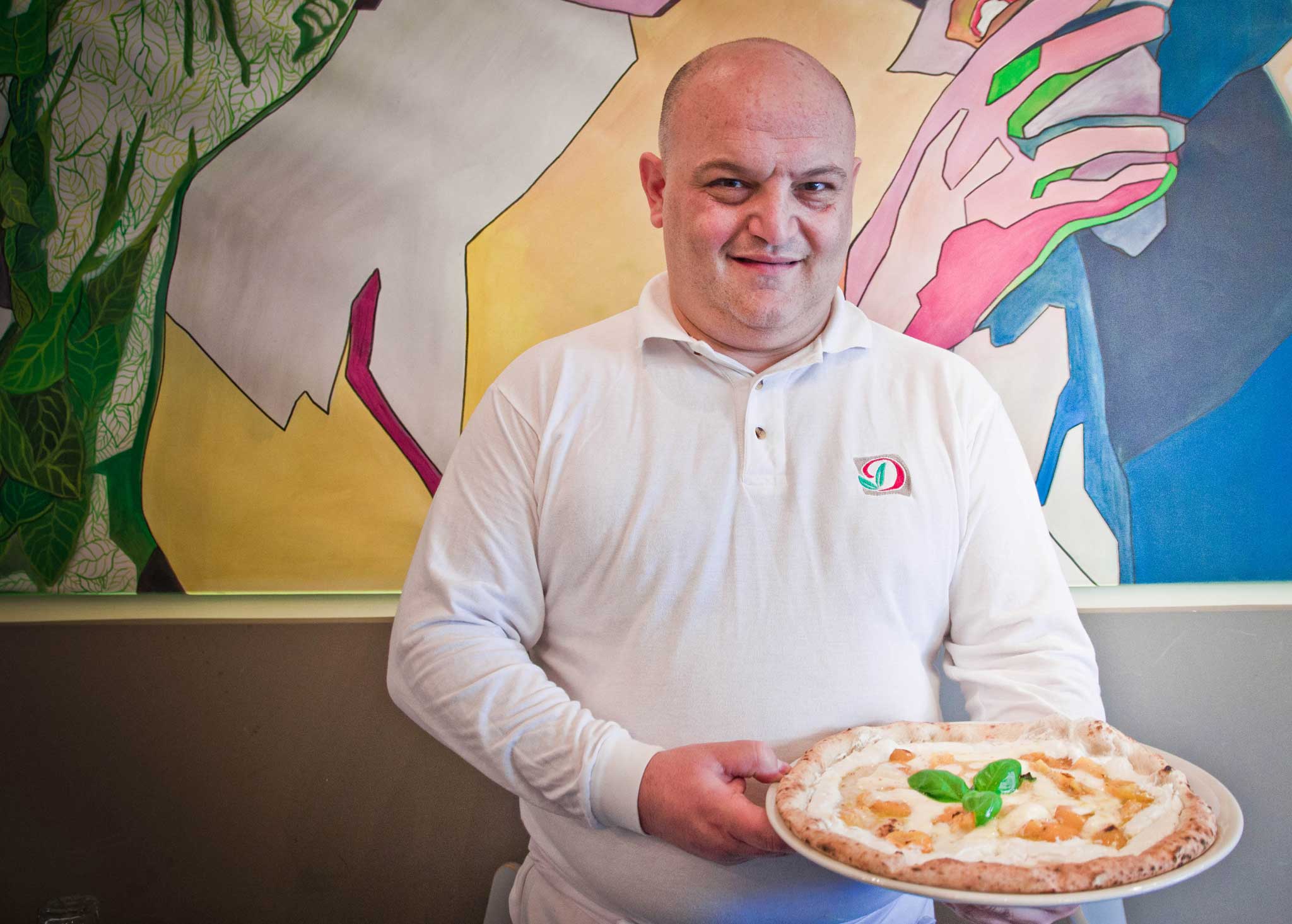 Che pizza fa Enzo Cacialli che da figlio del Presidente si avvia a diventare pizzaiolo del Papa (unofficial)