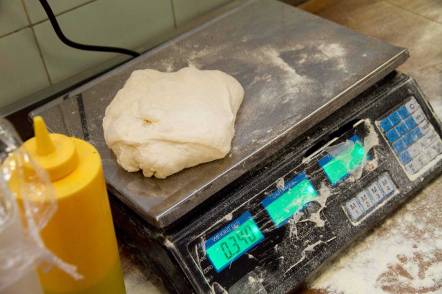 Pane fatto in casa bilancia impasto