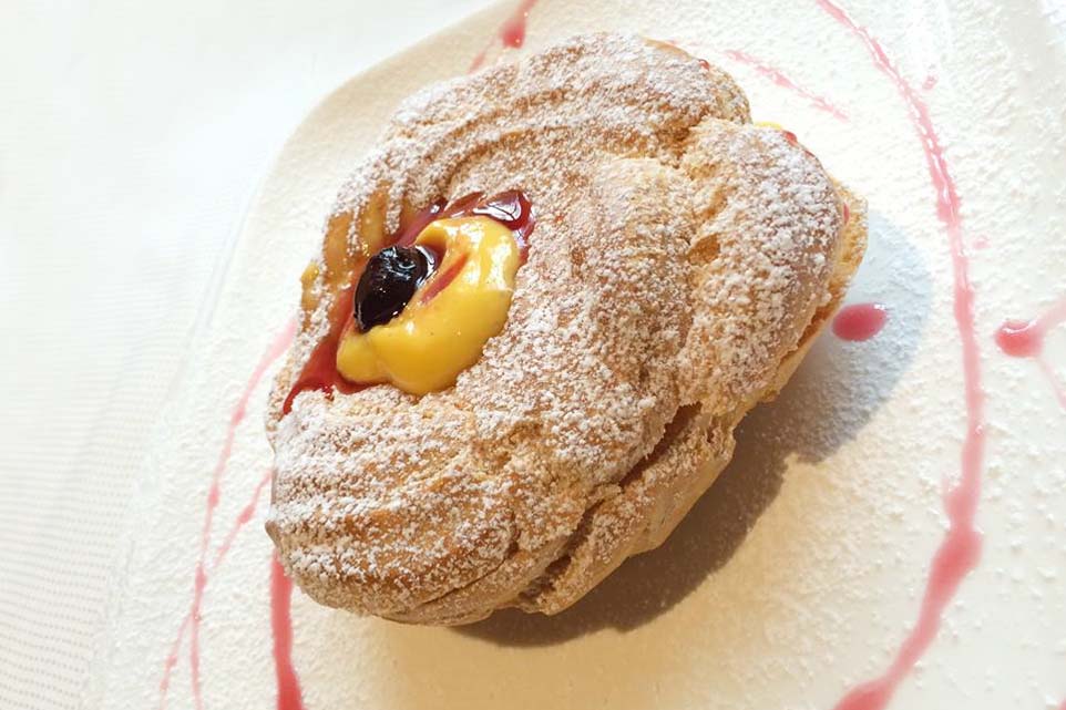 San Giuseppe. Guida alle zeppole: 5 ricette e 15 posti dove comprarle