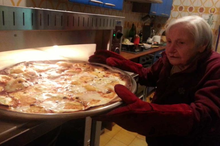 Home Restaurant. Non è mai troppo tardi per aprirlo: Leonilda a 96 anni, ad esempio