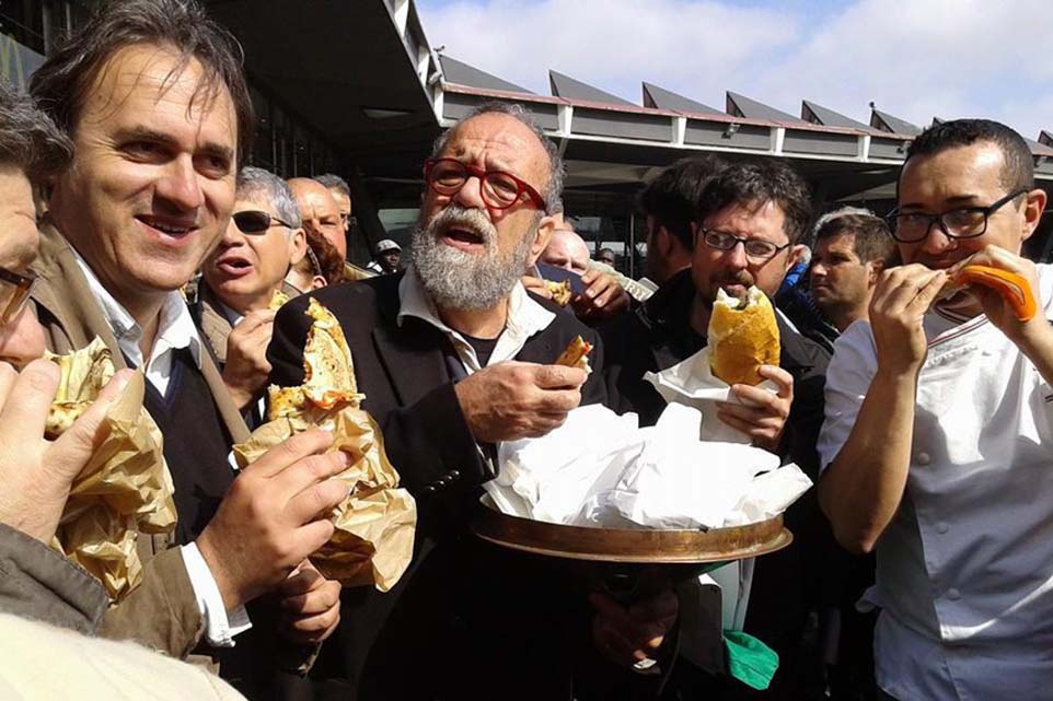 Happy pizza. Giobbe Covatta, Paolantoni e Sorbillo danno un altro morso all&#8217;hamburger