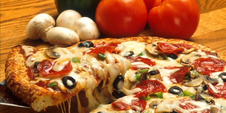 Pizza, nuova parola nella Treccani che difetta di foto