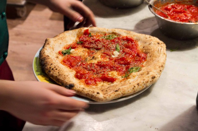 preparazione pizza