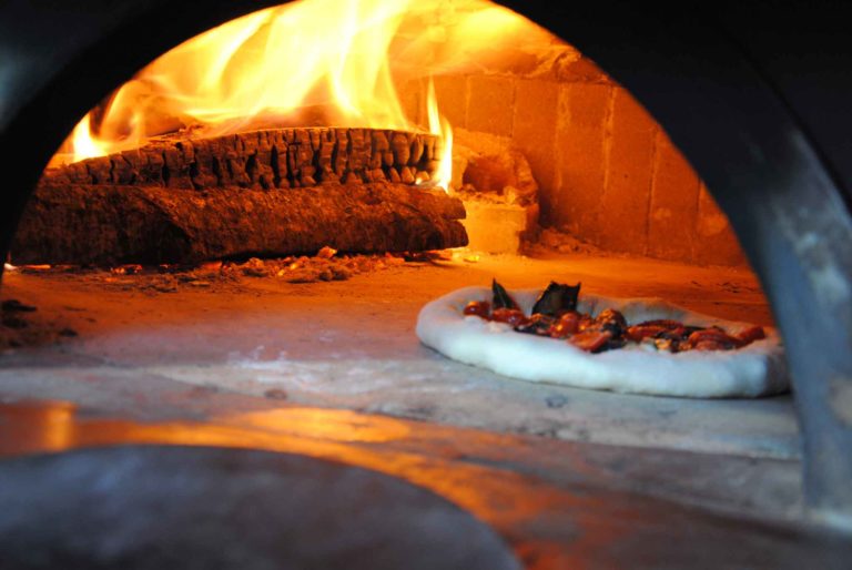 Allarme inquinamento. Per colpa della pizza scatta l&#8217;ordinanza che chiude le pizzerie