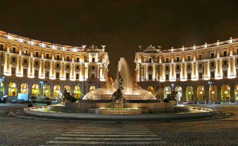 Roma. Fare la spesa alle 2 di notte da Eataly che apre a Piazza della Repubblica