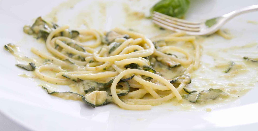 ricetta spaghetti zucchine nerano