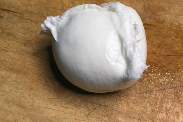 Mozzarella di bufala. Comprarla a Terracina perché non c&#8217;è solo Paestum e Caserta