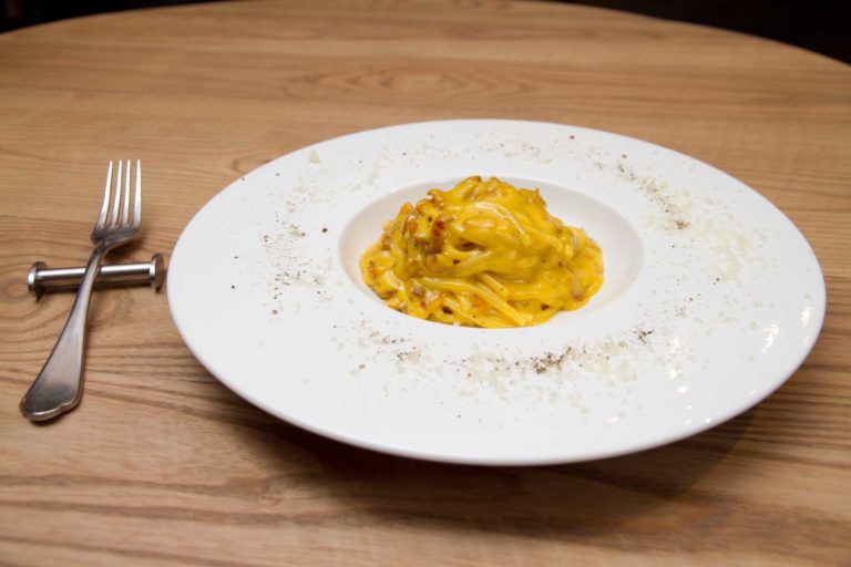 Carbonara. Assaggiare la migliore e l&#8217;irriverente a Taste of Roma