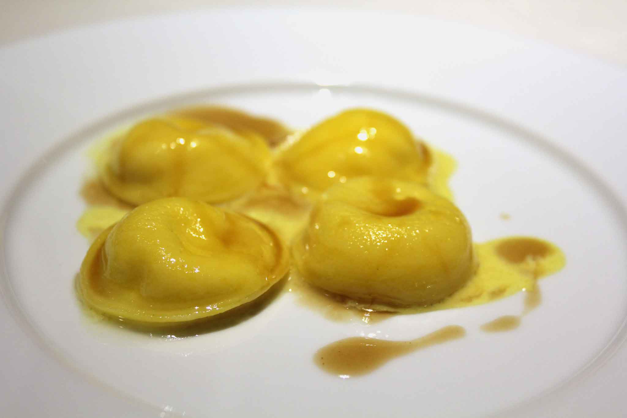 Milano. Contraste, il nuovo ristorante di Matias Perdomo