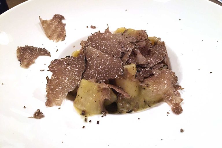 Bi-Carbonara al tartufo, lo strepitoso piatto di Massimo D&#8217;Alema