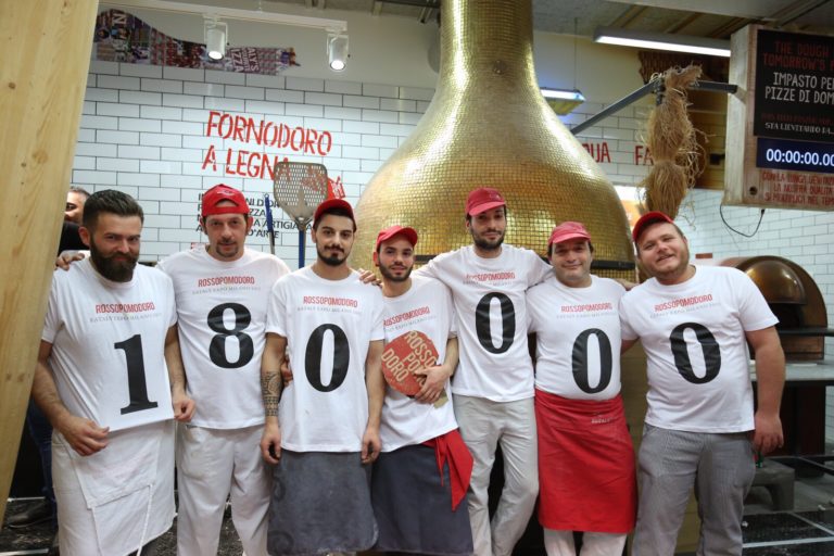 Successi. La pizza napoletana vince ad Expo con 180.000 pizze sfornate