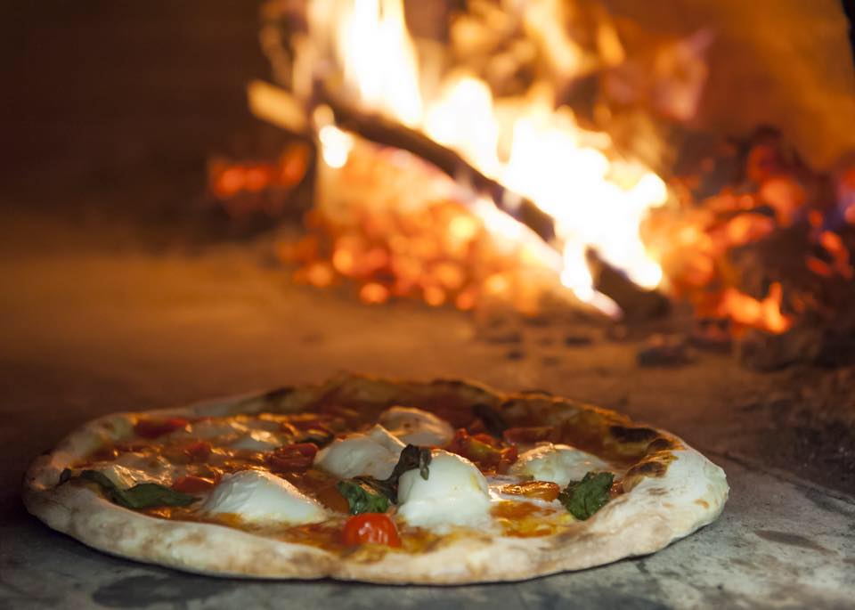 Roma. Rimpizzamose apre la pizzeria double face napoletana e romana