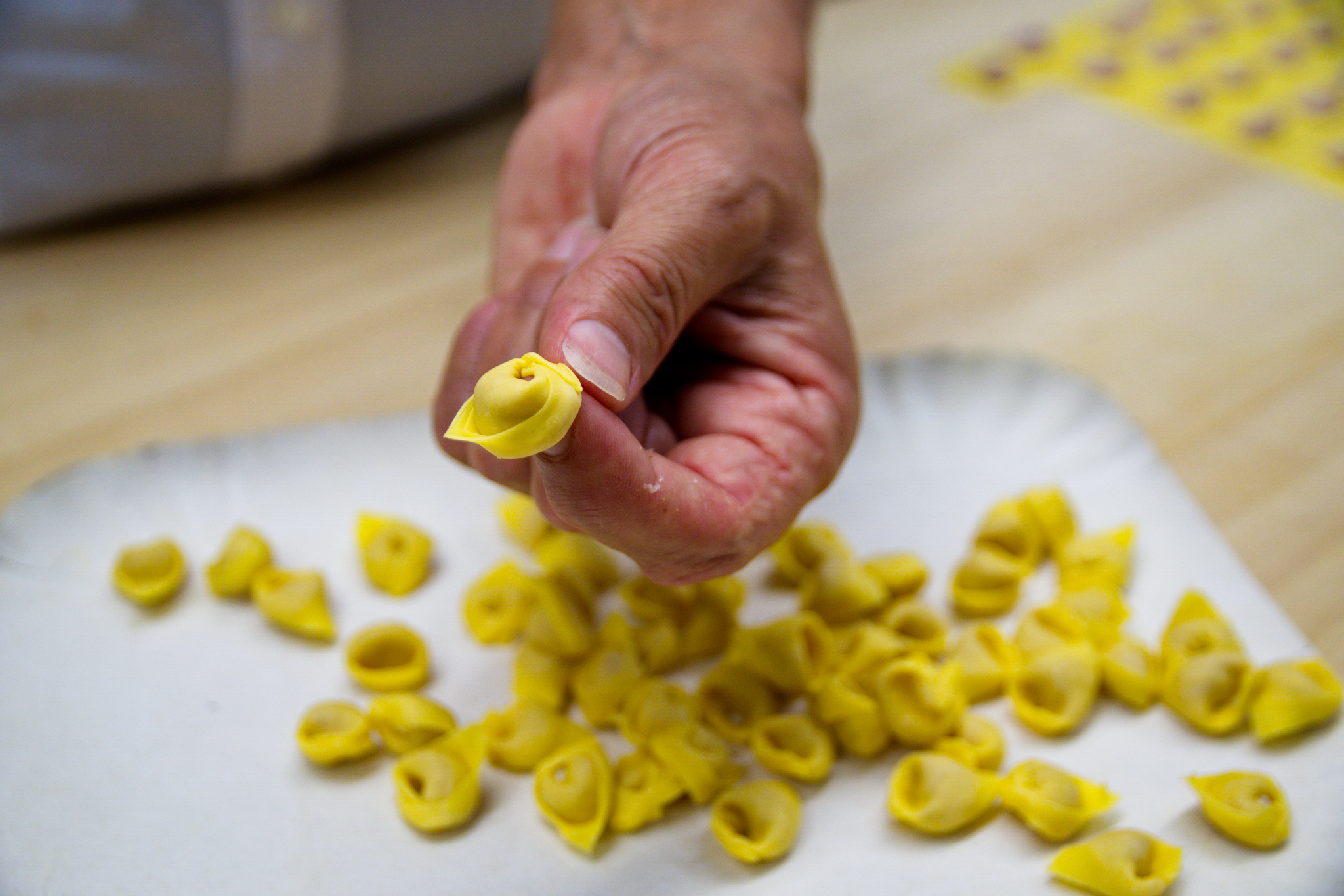 Bologna. Le 23 ricette di tortellini e la zuppa inglese di Gino Fabbri al Festival tOur-tlen