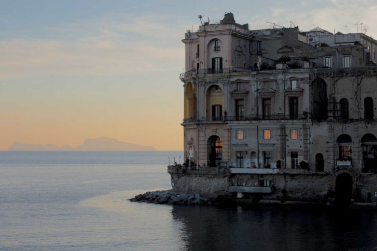 6 pasticceri in cerca del dolce perfetto di San Gennaro sulla terrazza spettacolare di Palazzo Petrucci