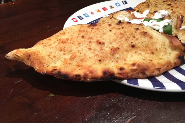 Pizza napoletana. Il migliore sistema di cottura e i suoi campioni